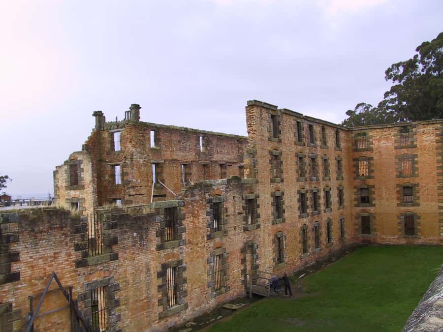 Hobart: Port Arthur, Harbor Cruise and Isle of the Dead Tour - Port Arthur: allow the ruins to tell the story