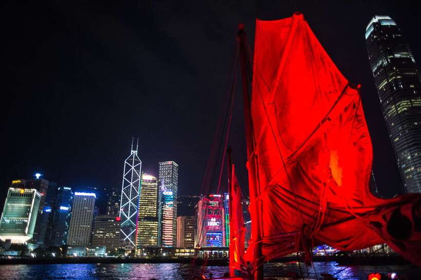 Hong Kong: Dukling, Antique Boat Tour in Victoria Harbour - Red sails, promotional sails, and photo expectations