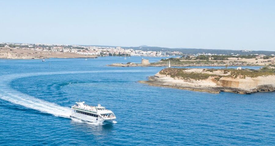 Mahon: Harbor Boat Tour with Underwater Viewing & Commentary - Why Mahón Harbor deserves a boat tour