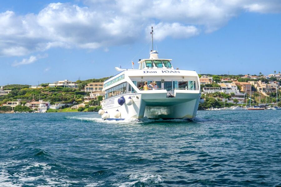 Mahon: Harbor Boat Tour with Underwater Viewing & Commentary - The return route through San Felipe and Es Castell