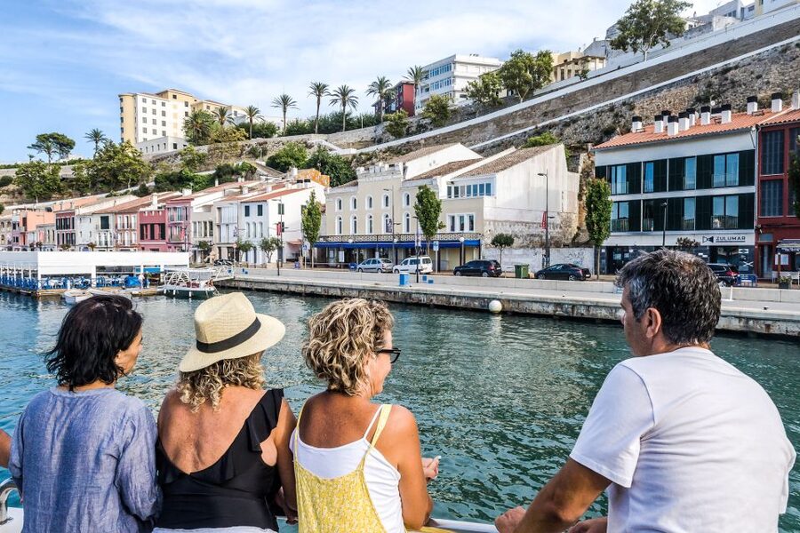 Mahon: Harbor Boat Tour with Underwater Viewing & Commentary - How good is the commentary?