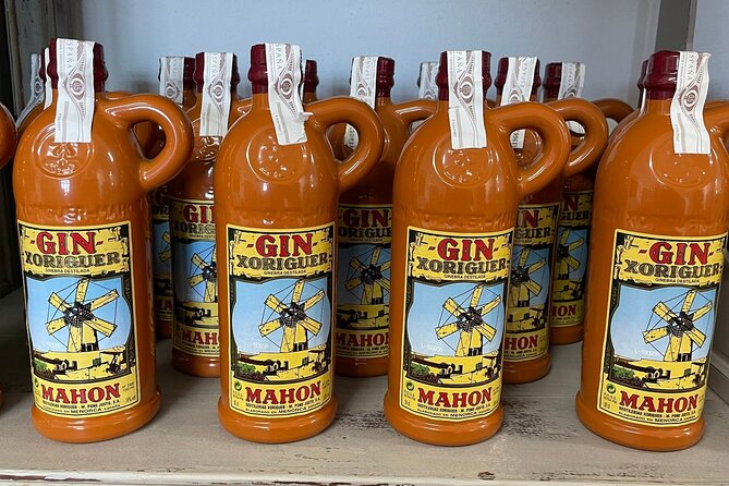 Mahon Harbour Boat Tour with Mahon Market and Gin Distillery - Pickup, timing, and group size