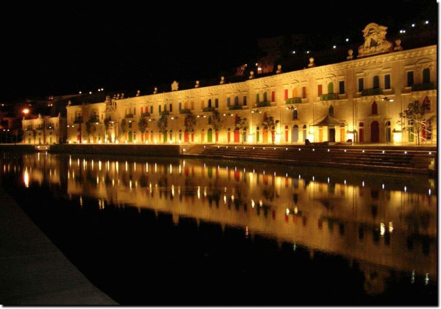 Malta: Marsamxett Harbour and Grand Harbour Cruise by Night - Key points to know before boarding