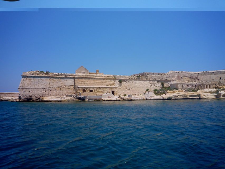 Malta: Panoramic Cruise around Malta's Harbours and Creeks - Returning through the creeks and past Fort Tigné