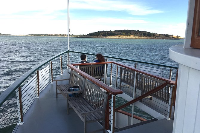 New England Fall Lunch Cruise in Boston Harbor - The islands and the search for autumn color