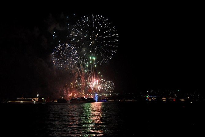 New Years Eve Sydney Harbour Cruise 2026-2027 - Bollinger Champagne, wine, and beer on board