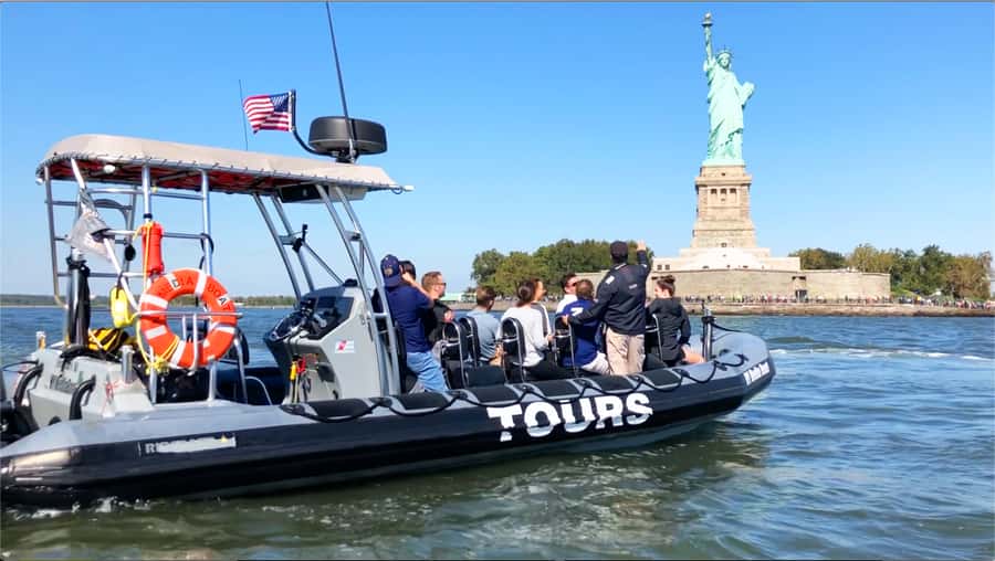 New York City: Harbor Speedboat Tour - Ellis Island and the New Jersey waterfront