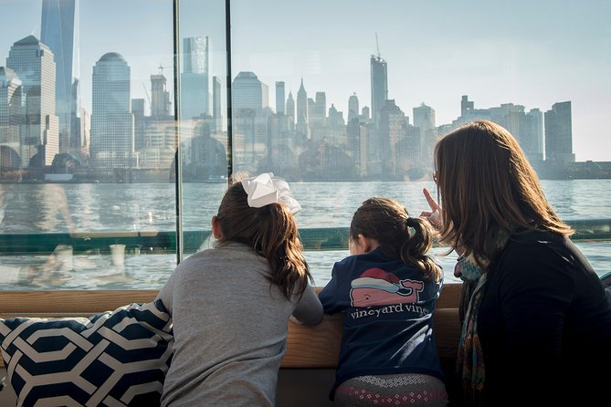 New York Harbor Brunch Cruise - Under the Brooklyn Bridge and Manhattan Bridge