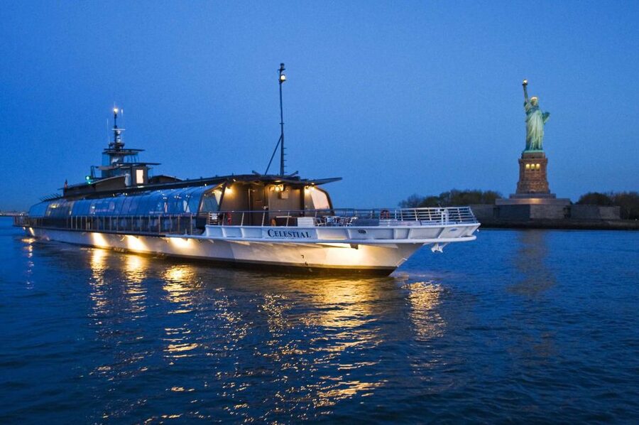 NYC: Christmas Eve Gourmet Brunch or Dinner Harbor Cruise - What Your Christmas Eve on Bateaux New York Feels Like