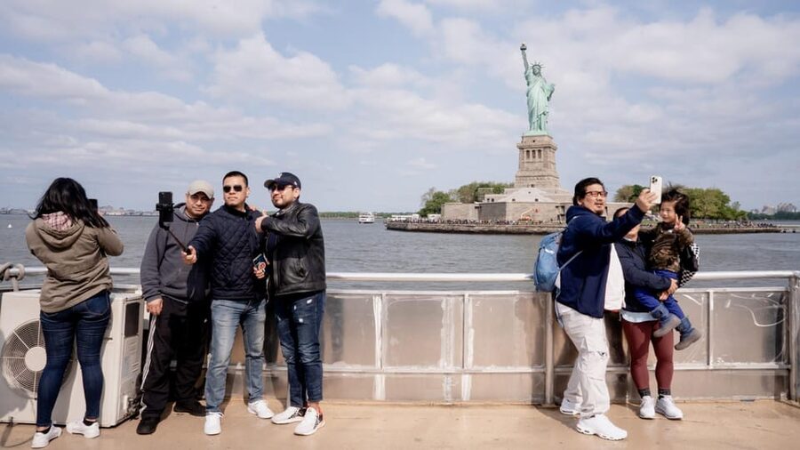 NYC: Liberty Cruise on New York Harbor with Live Guide - Why the 75-minute length works well