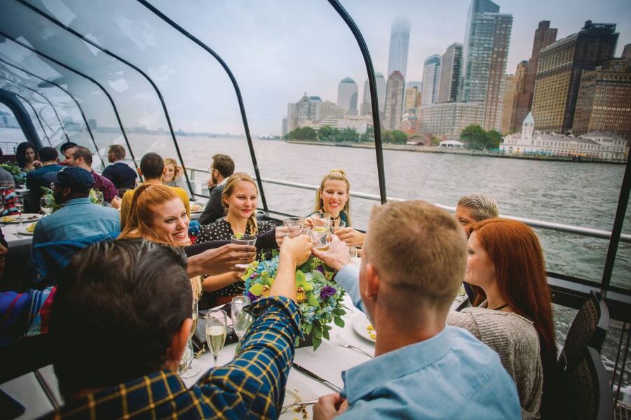 NYC: Thanksgiving Gourmet Lunch or Dinner Harbor Cruise - Lunch or dinner: choosing the right sailing