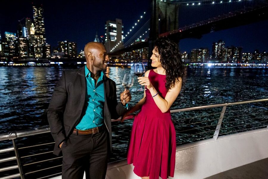NYC: Thanksgiving Gourmet Lunch or Dinner Harbor Cruise - The Thanksgiving meal: familiar flavors with a few choices