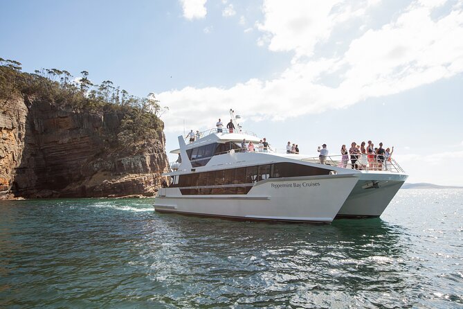 Peppermint Bay Cruise & Lunch - The boat ride is the main scenic reward