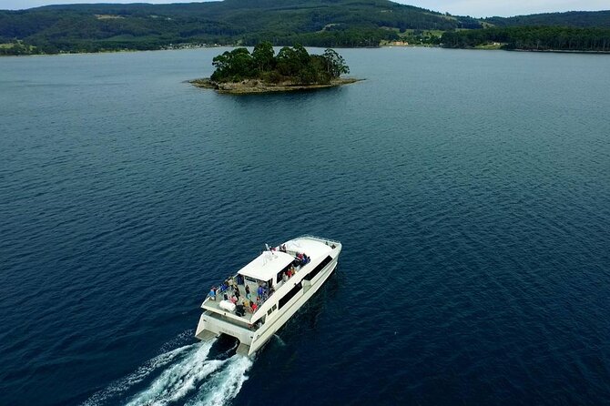 Port Arthur and Tasman Sights with Harbour Cruise - Guides make the long road worthwhile
