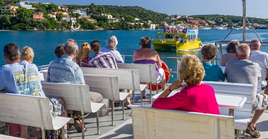 Port Mahon: 1-Hour Harbor Cruise with Underwater Views - Boarding below Mahon’s old city