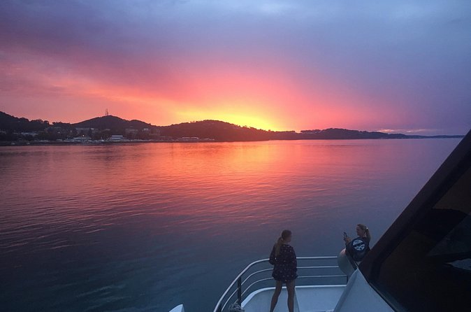 Port Stephens: Sunset on the Bay Cruise - The sunset is the highlight, but weather has the final word