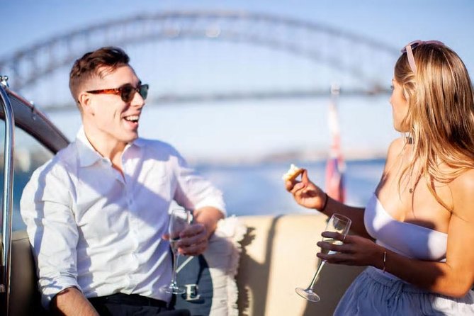 Private 2 Hour Icons and Highlights Cruise of Sydney Harbour - Athol Bay Beach and a brief escape from the city