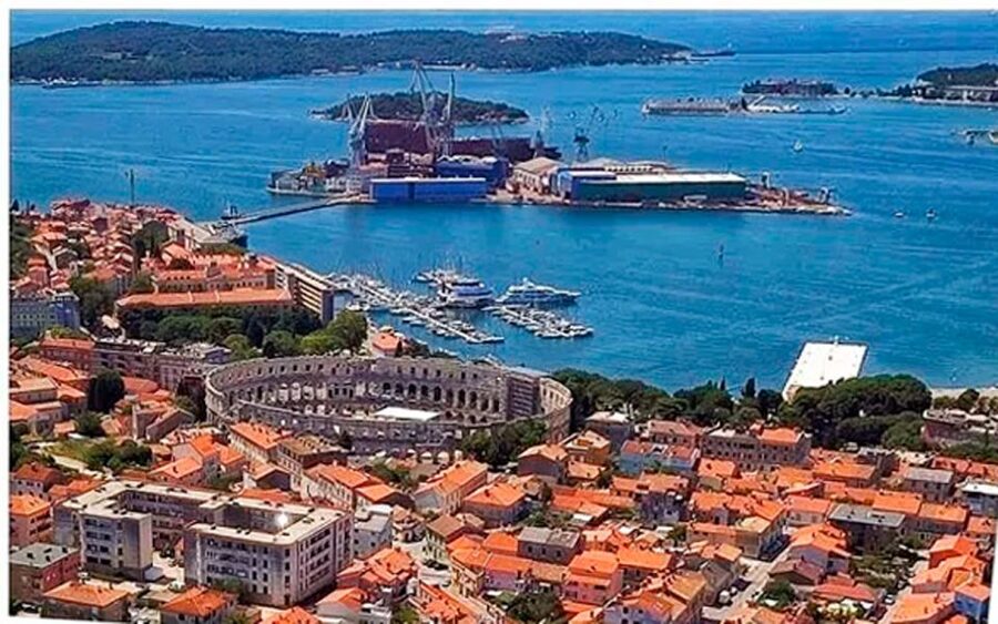 Pula: Harbor Cruise with unlimited Drinks - Languages, audio guide, and practical planning