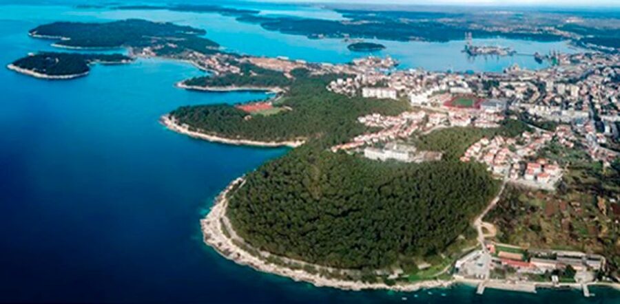 Pula: Harbor Cruise with unlimited Drinks - Unlimited drinks: useful, but not a guarantee of quality
