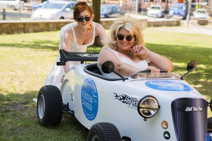 Rostock: Hot Rod Harbor City Tour - Safety rules and driving requirements matter