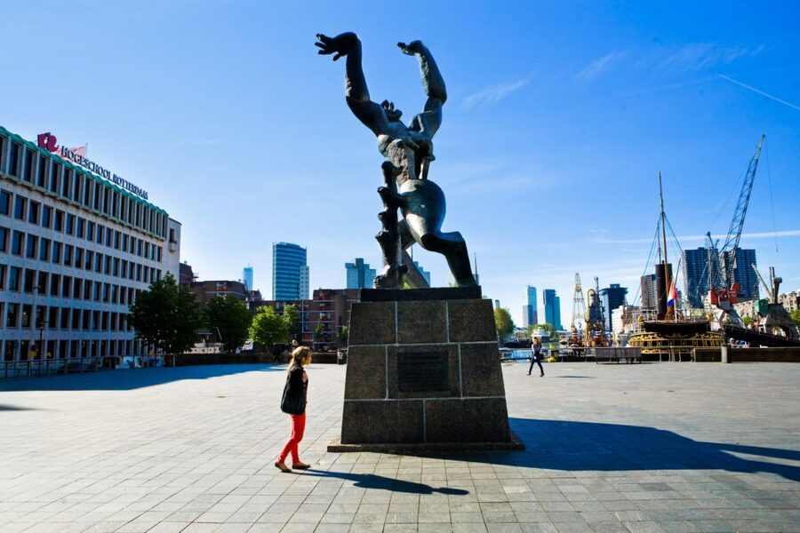 Rotterdam Walking Tour and Harbor Cruise - The old harbor and the few buildings that survived