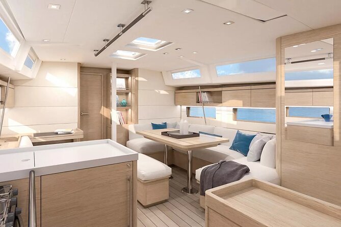 Sailing Charter around Vancouver Harbour Private Tour - English Bay and the outer harbour