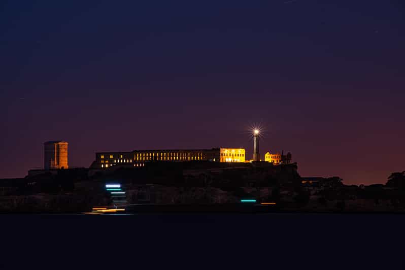 San Francisco: Alcatraz Night Tour with SF Bay Cruise - Exploring the prison with the audio guide