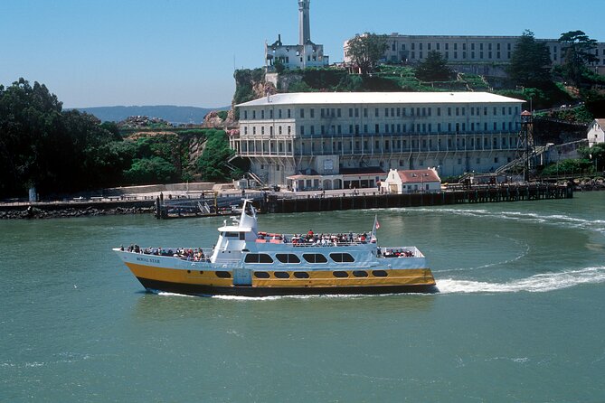 San Francisco Bay Cruise & Double Decker Night Tour - Audio commentary, live guides, and the human touch