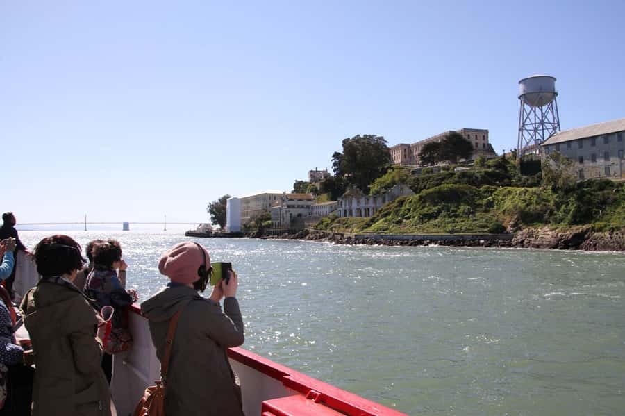San Francisco: Muir Woods Tour & Golden Gate Bay Cruise - Boarding the one-hour Golden Gate Bay Cruise