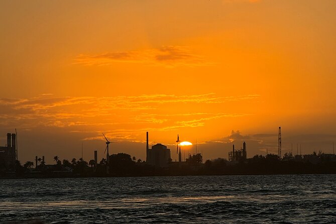 San Juan Sunset Harbor Boat Ride - Weather, clothing, and family rules