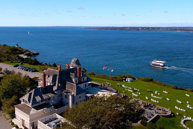 Scenic Bay Cruise of Narragansett Bay from Newport - Choosing between the main salon and top deck