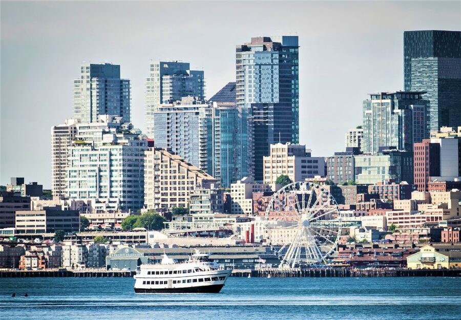 Seattle: Harbor Cruise with Local Guide - T-Mobile Park and Smith Tower from the water