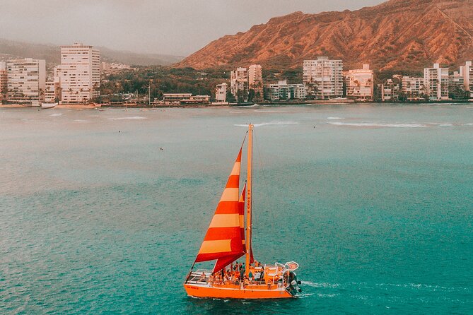 South Shore Open Sail from Kewalo Harbor Including Drinks - Drinks, music, and the boat’s easygoing mood