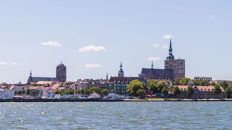 Stralsund: 1-Hour Harbor Cruise - Around Danhölm and back toward the city