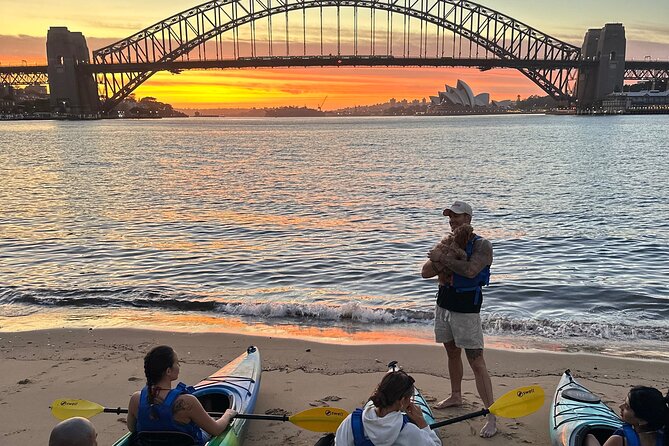 Sunrise Serenity Kayak Tour of Sydney Harbour - The short lesson before launch