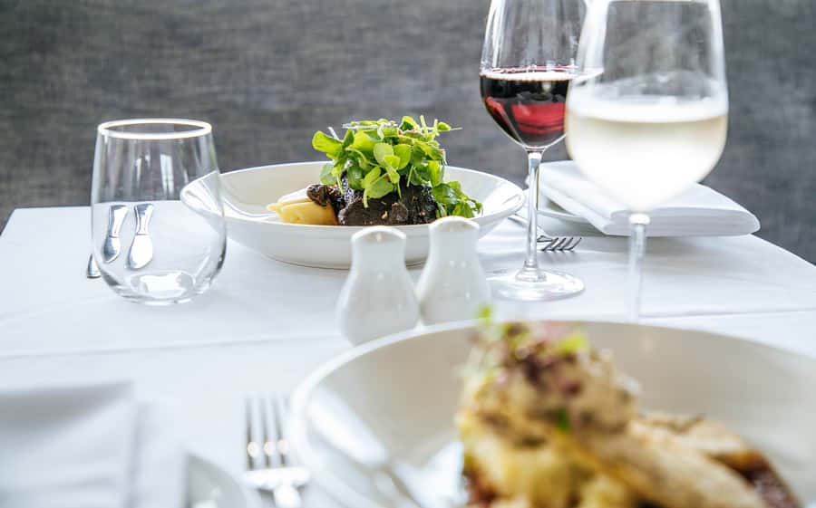 Sydney: 2-Course All Inclusive Lunch Harbour Cruise - Seeing the Opera House, Taronga Zoo, and Luna Park