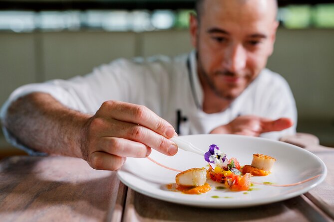 Sydney Gourmet Gold Penfolds Dinner Cruise from Darling Harbour - Weekend music and the mood onboard