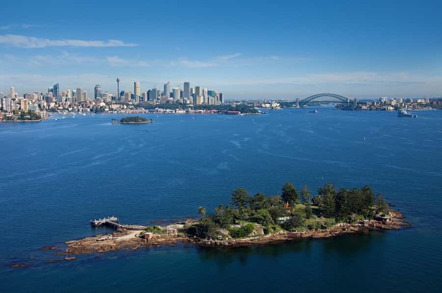 Sydney: Harbour Cruise with Buffet Lunch - Best views from the upper deck