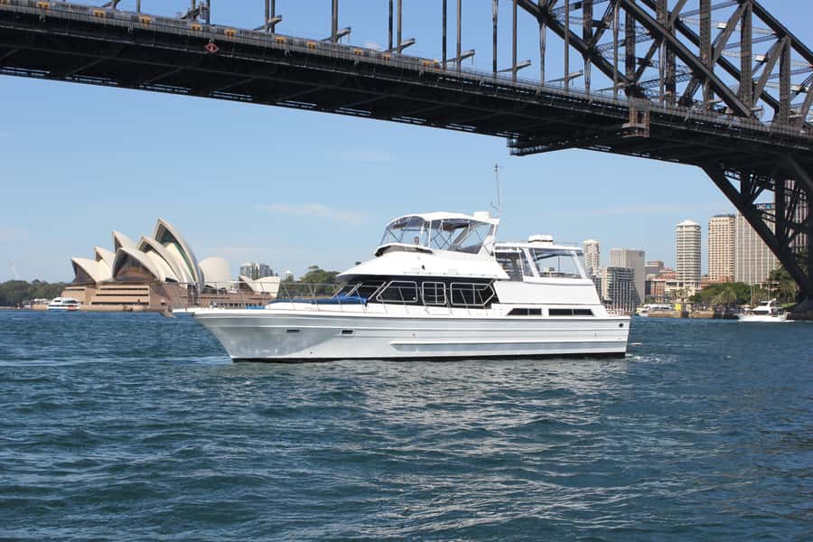 Sydney: Harbour Cruise with Gourmet BBQ Lunch, Beer and Wine - Sydney Harbour Bridge and Opera House from the water