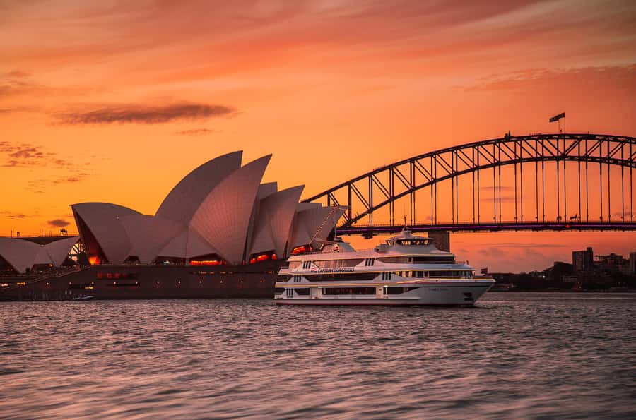 Sydney: Harbour Dinner Cruise with 3, 4 or 6-Course Menu - Sunset, twilight, or city lights