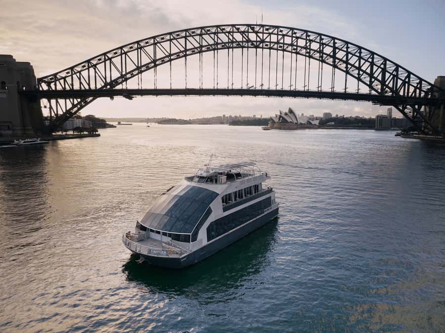 Sydney Harbour: Glass Boat Signature Dinner Cruise - Should you book the Glass Boat Signature Dinner Cruise?
