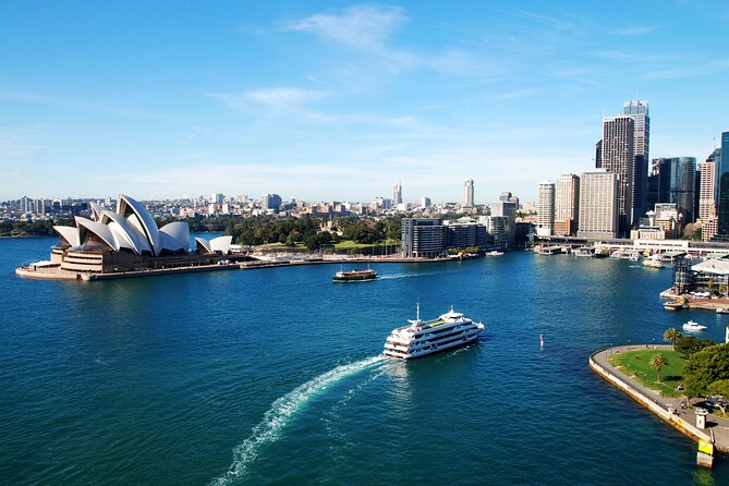 Sydney Harbour View Lunch Cruise from Circular Quay - The best photo moments on the route