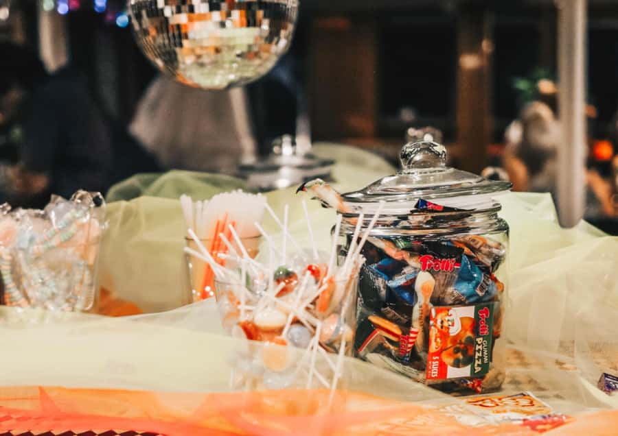 Sydney: Retro Party Cruise in Sydney Harbour with Snacks - My verdict: should you book it?