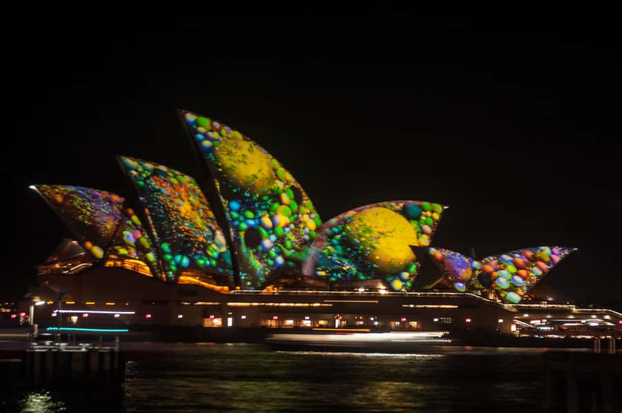 Sydney: Vivid Festival of Light Harbor Cruise with Dinner - Boarding the boat and choosing your view