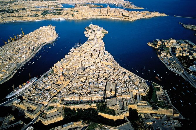 Three Cities guided tour including harbour boat tour - The morning begins with pickup and group sorting