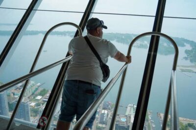 Toronto Downtown Walking Tour With Tower and Harbour Cruise