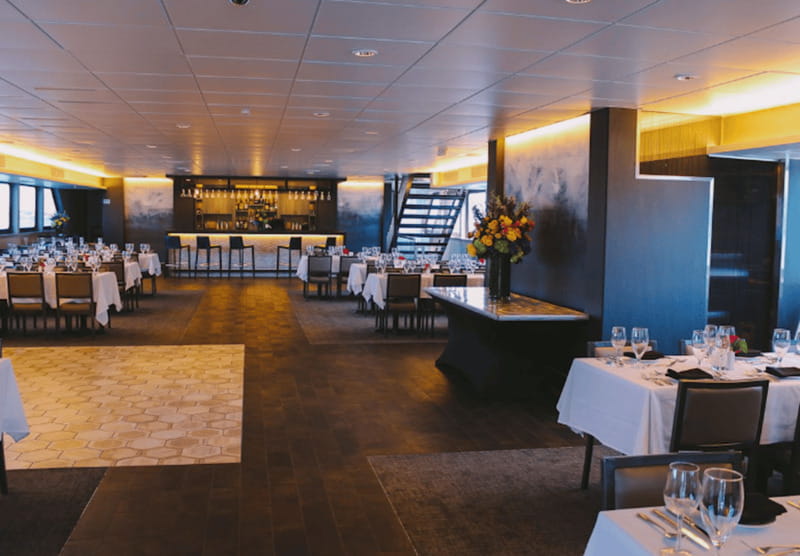 Toronto: Premium Harbor Cruise with Lunch, Brunch, or Dinner - How the meal and service work onboard