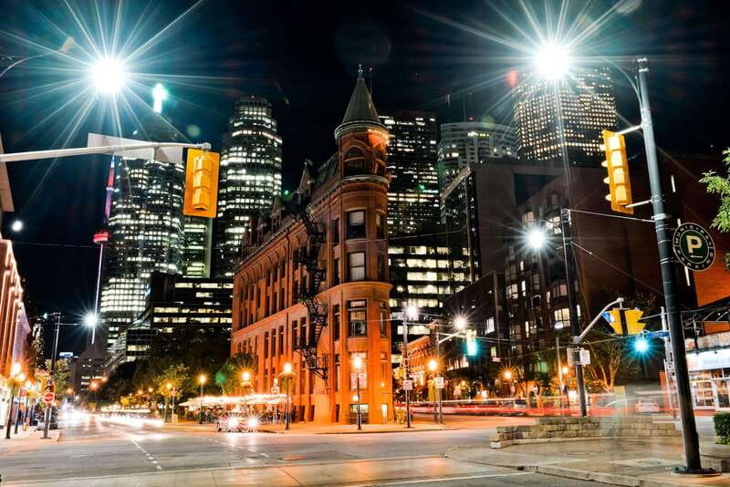 Toronto: Small Group Night Tour with Harbour Boat Cruise - Starting with downtown hotel pickup