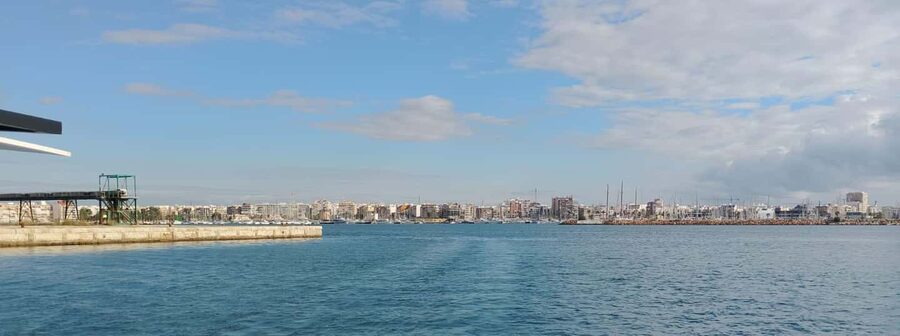 Torrevieja: Tour the harbor with the catamaran Apaleo - City beach, salt tankers, and the open sea