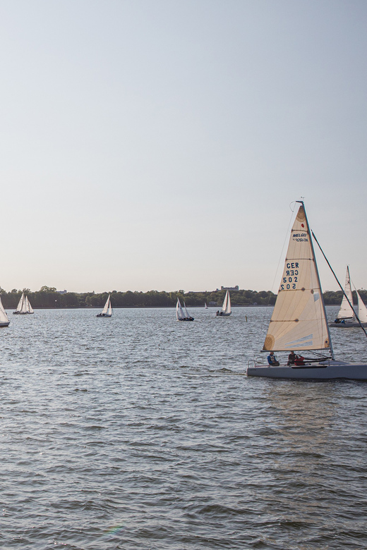 Wednesday Regatta with harbour tour - What the German commentary adds